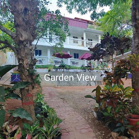 كورون Ani Marie Guest House المظهر الخارجي الصورة